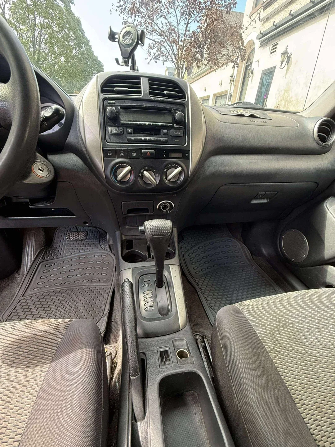 2004 Toyota RAV4 sport utility 4WD-114 k miles image indicator(3)