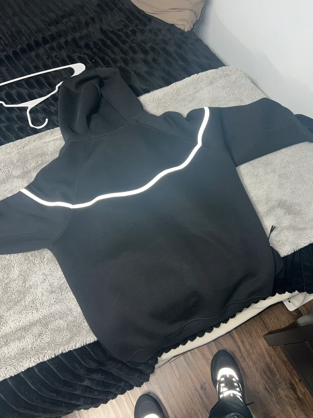 reflective nike tech image indicator(2)