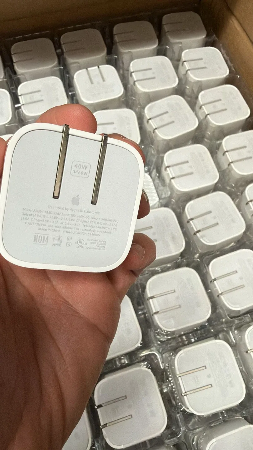 New Apple 40W/60W USB-C Power Adapter