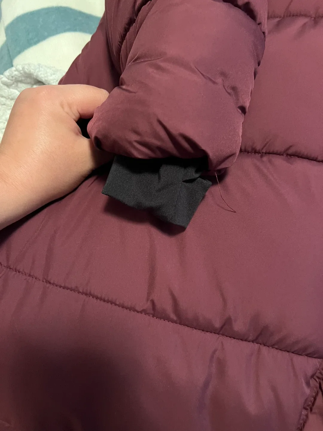 Burgundy Puffer Coat ( price can be negotiated) image indicator(3)