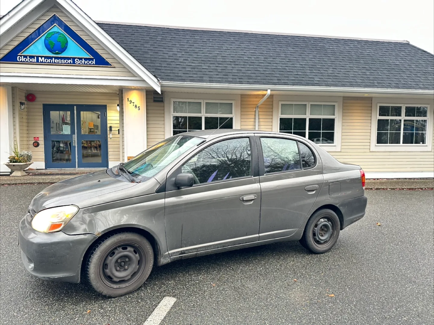 Toyota Echo Sedan - Great Commuter Car! image indicator(3)