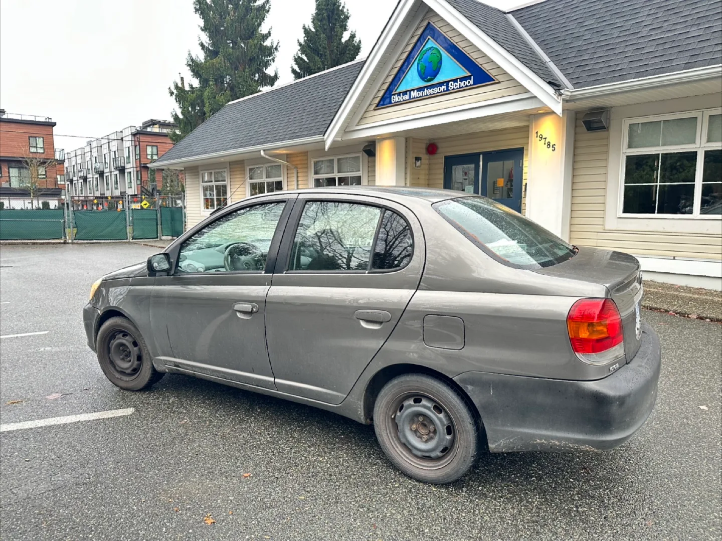 Toyota Echo Sedan - Great Commuter Car! image indicator(6)