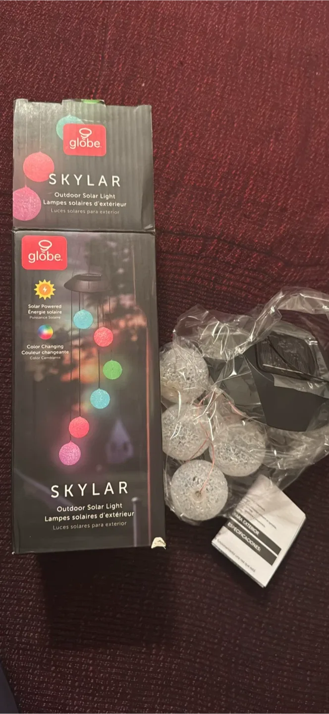 Globe Skylar Solar Wind Chime - Colour Changing Lights image indicator(3)