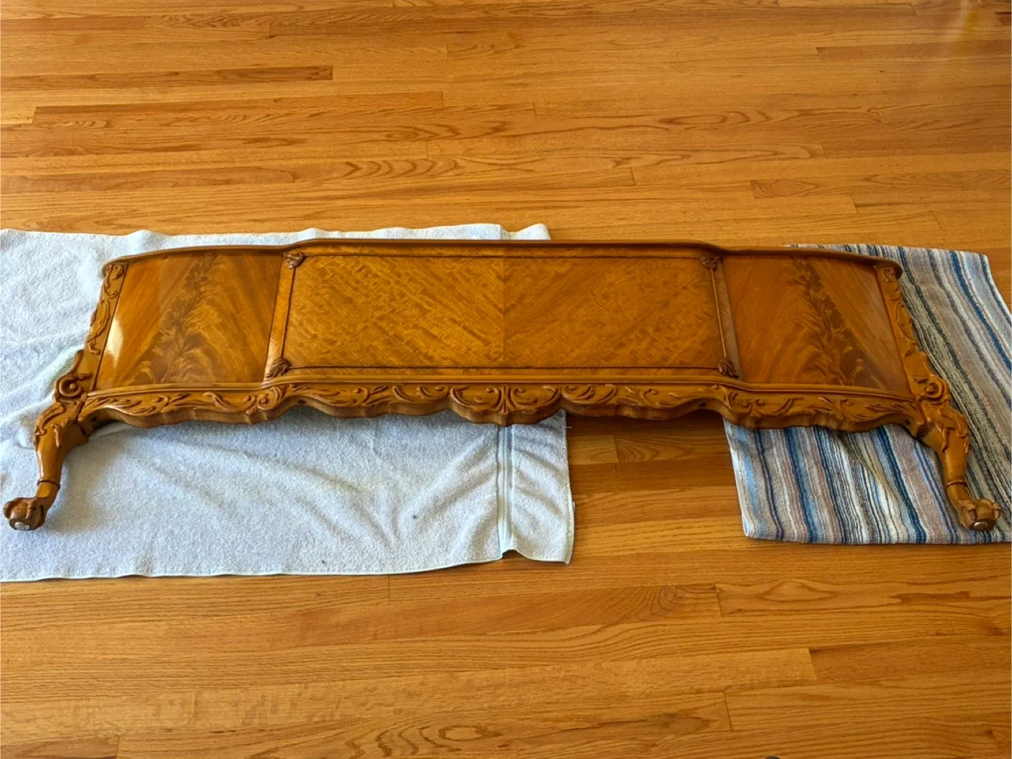 Antique Wooden Full Bed Frame - MUST PICK UP. image indicator(3)