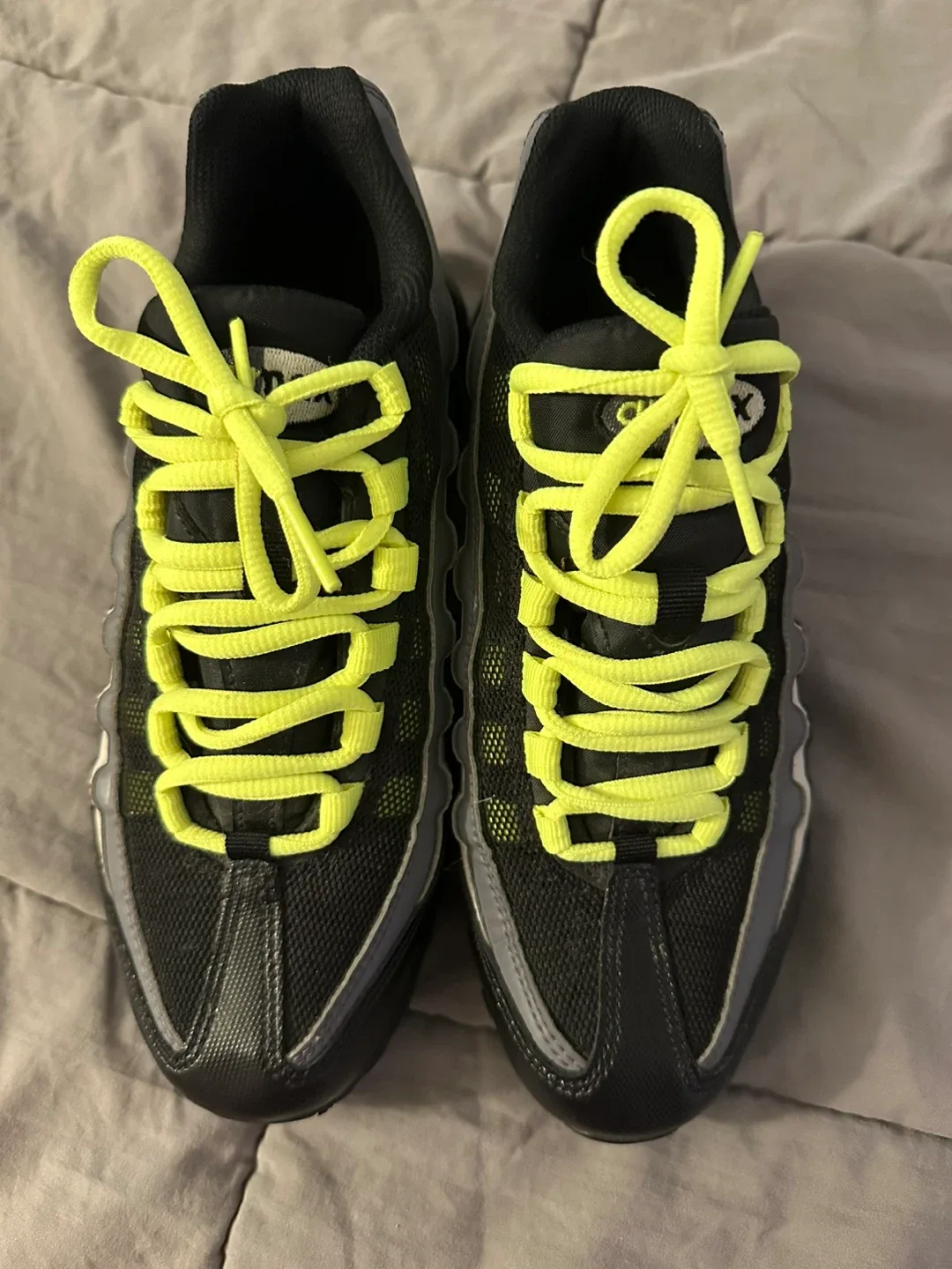 Nike Air Max 95 Black/Neon Youth Size 6.5