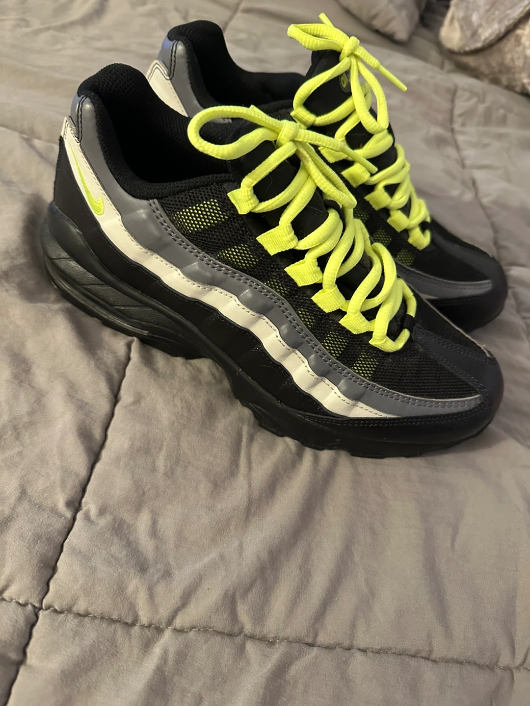 Nike Air Max 95 Black/Neon Youth Size 6.5 - photo 3