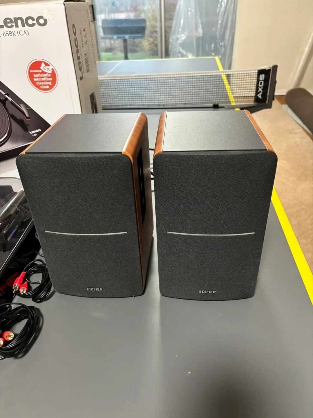 Lenco L-85BK(CA) Turntable with USB & Edifier Speakers image indicator(4)