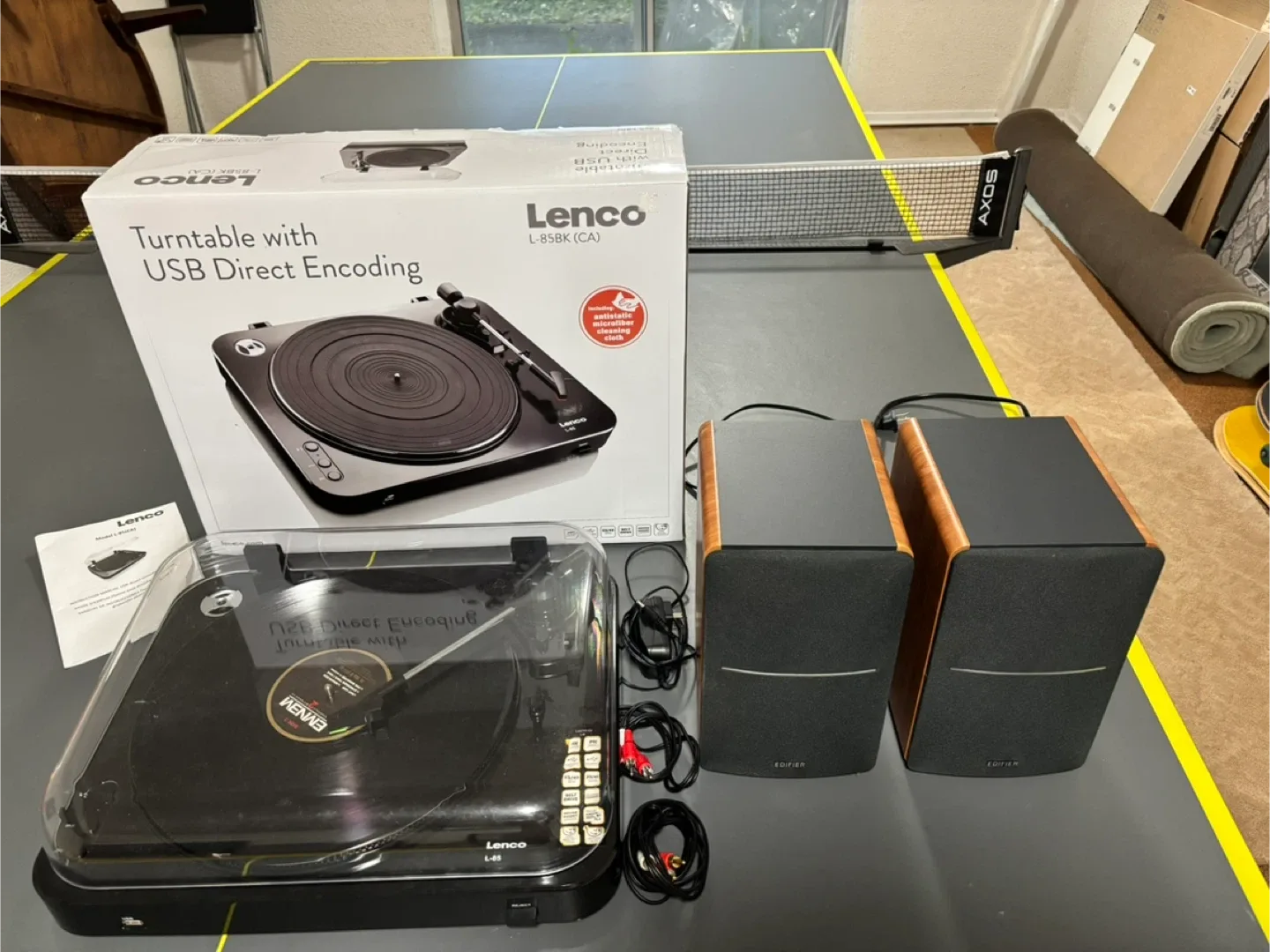 Lenco L-85BK(CA) Turntable with USB & Edifier Speakers