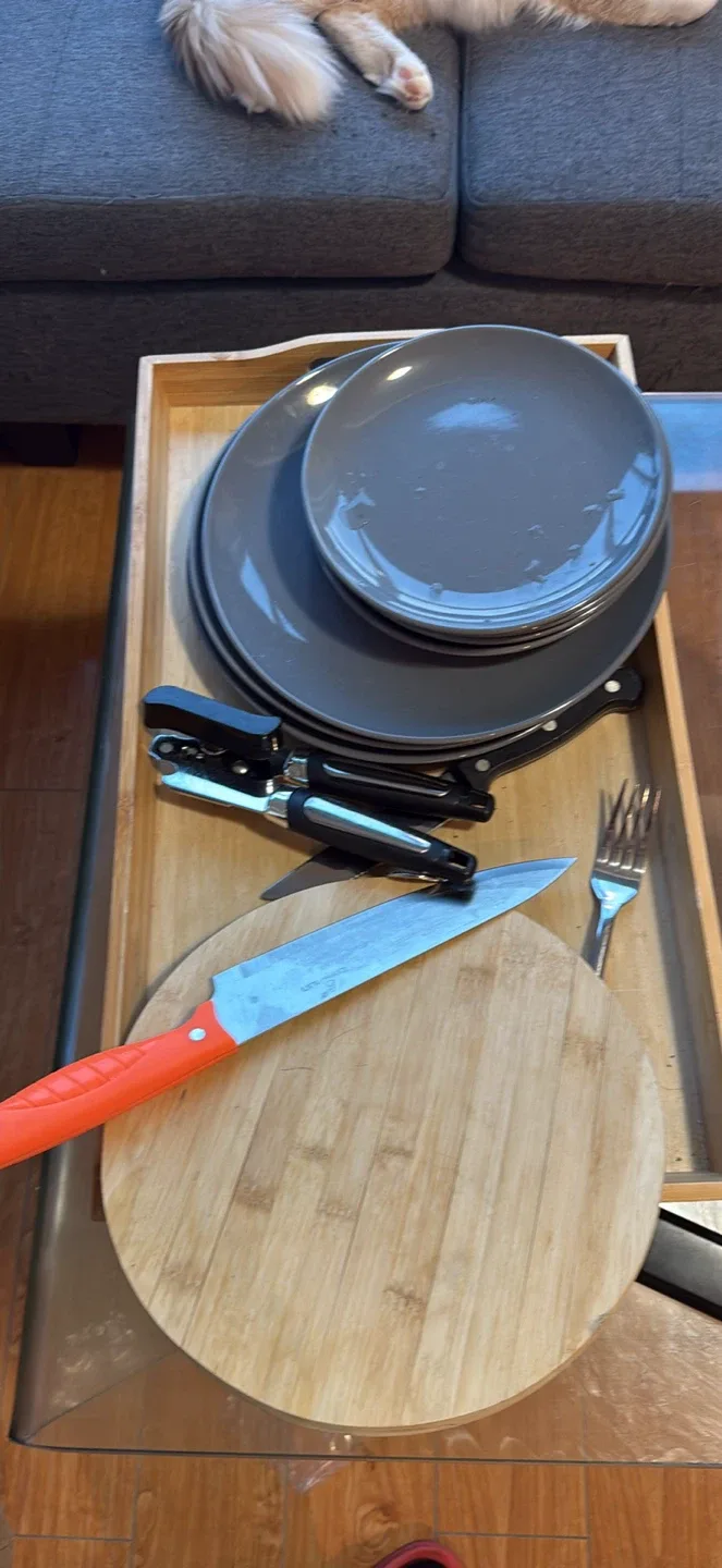 Kitchenware Set: Plates, Knives, Cutting Board
