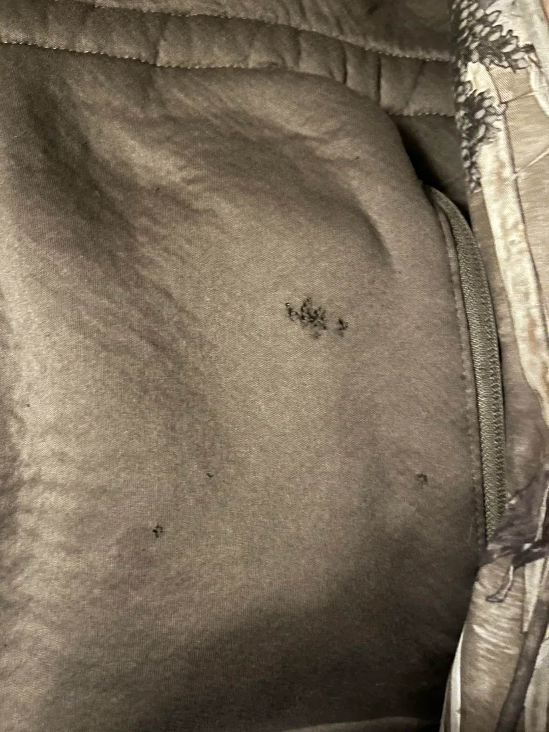 Cabela's Camo Hunting Pullover & Gloves Set image indicator(2)