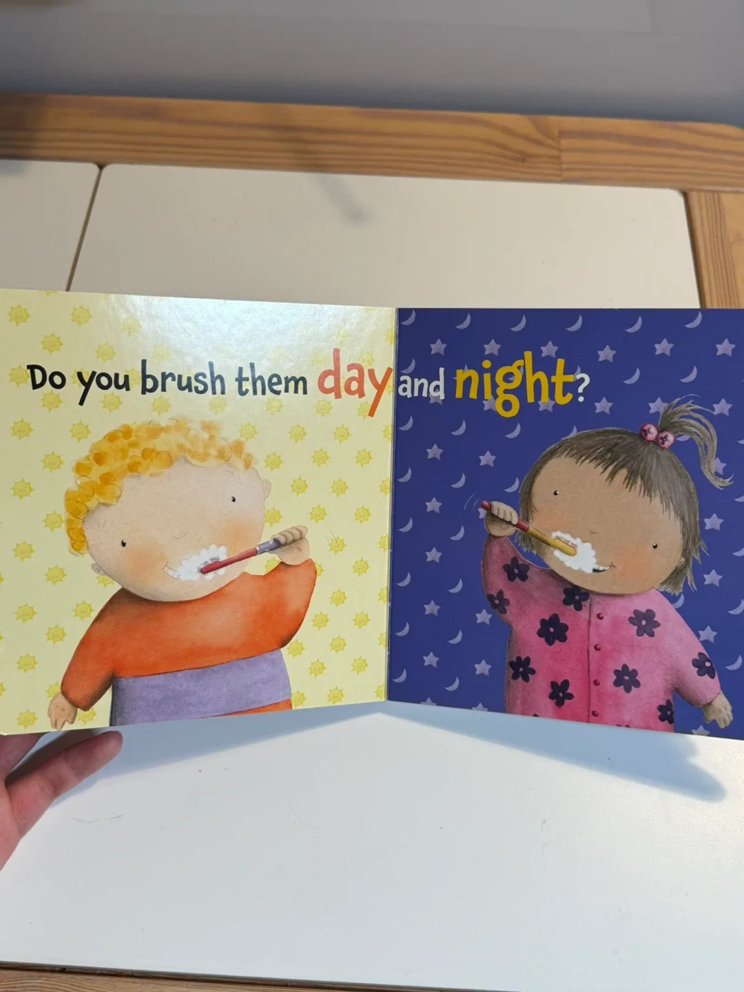 6 Classic Children’s Board Book Bundle in Great Conditions image indicator(8)