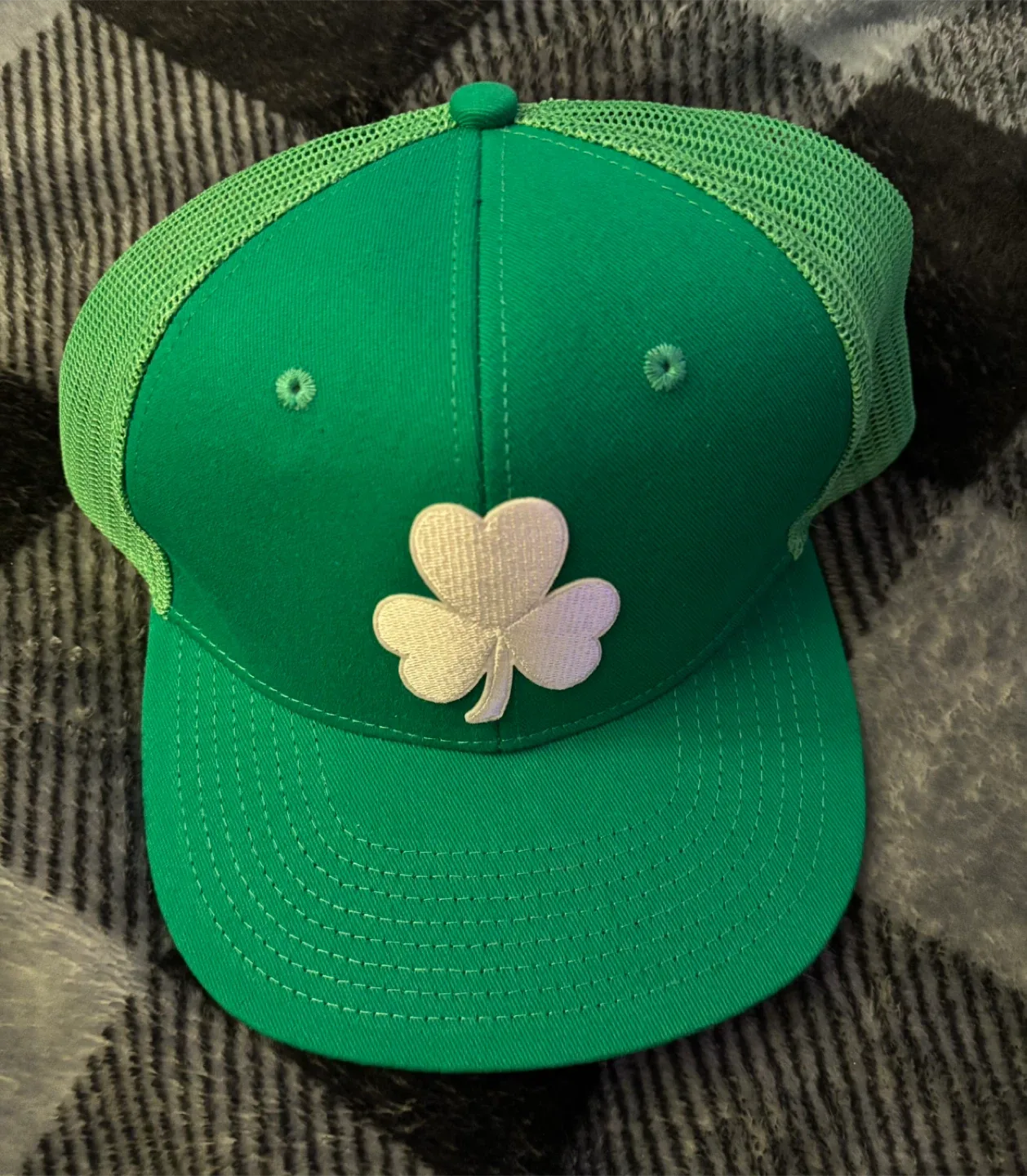 (YEANIY) Mesh Clover Leaf Snapback Hat - Green/One Size image indicator(2)