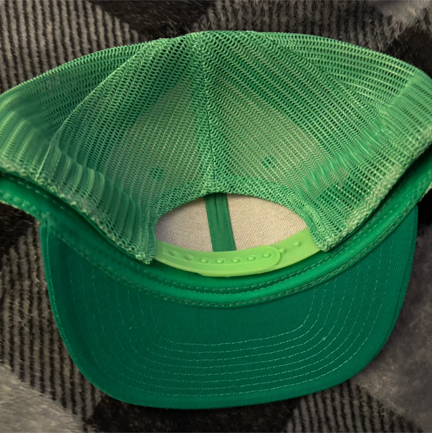 (YEANIY) Mesh Clover Leaf Snapback Hat - Green/One Size image indicator(3)