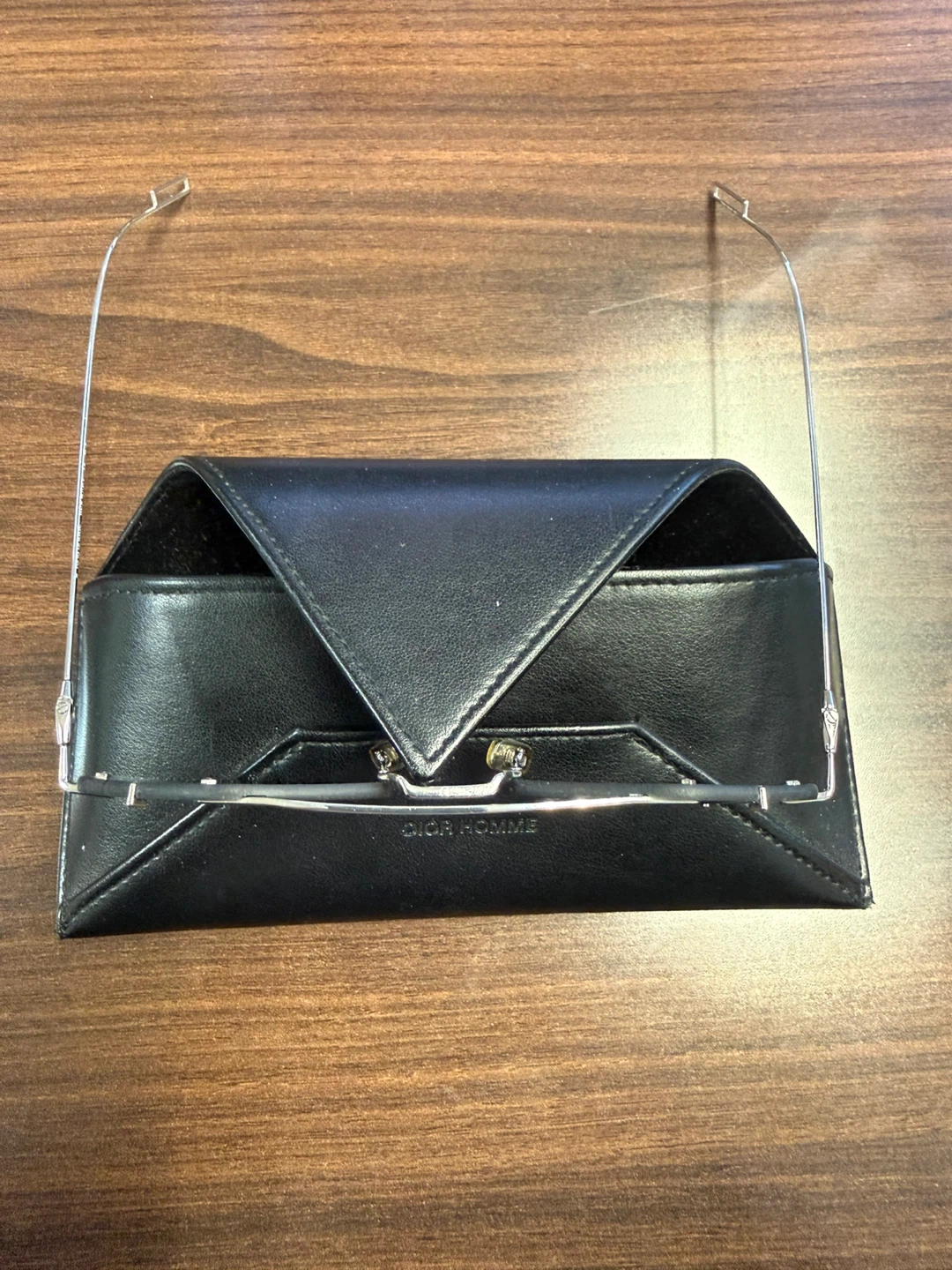 Sleek Rimless Metal Sunglasses — Excellent Condition + Case - photo 3
