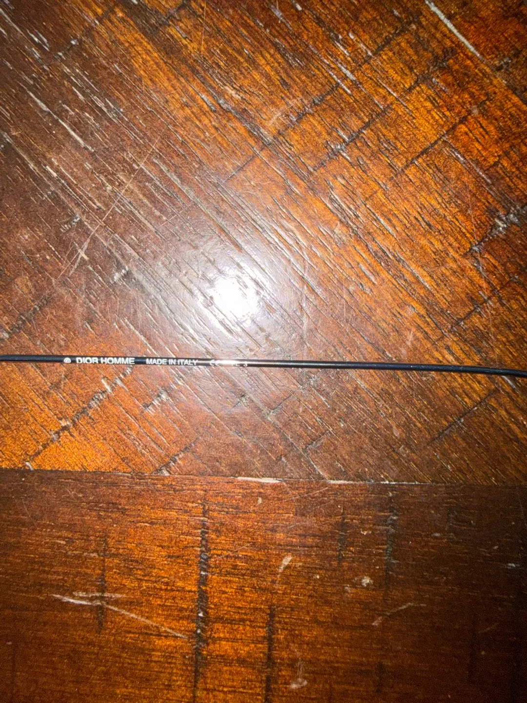 Sleek Rimless Metal Sunglasses — Excellent Condition + Case image indicator(7)