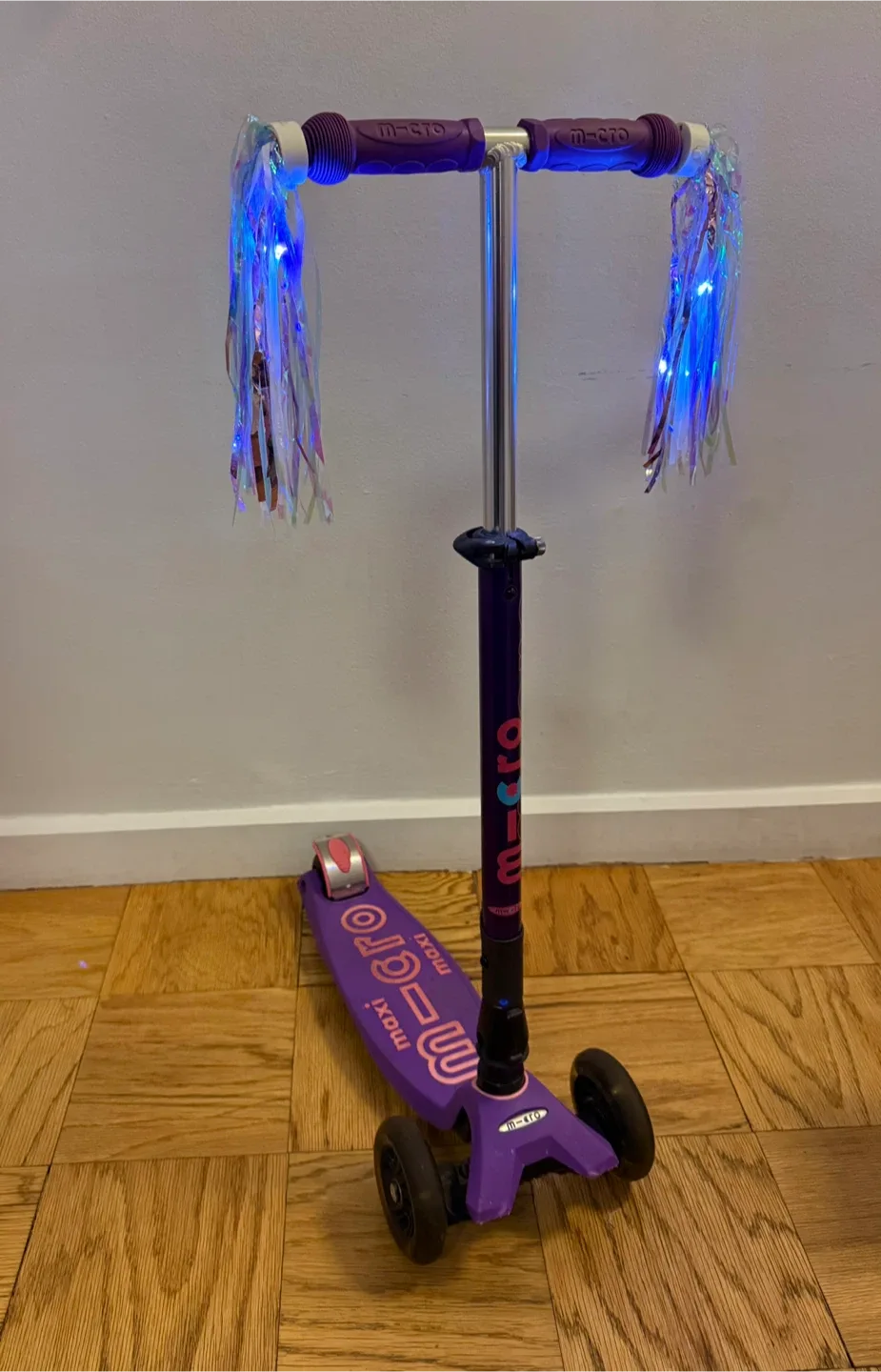 Micro Maxi Purple Scooter