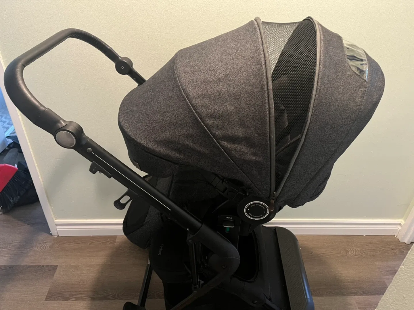 Fedora Stroller - Grey image indicator(2)