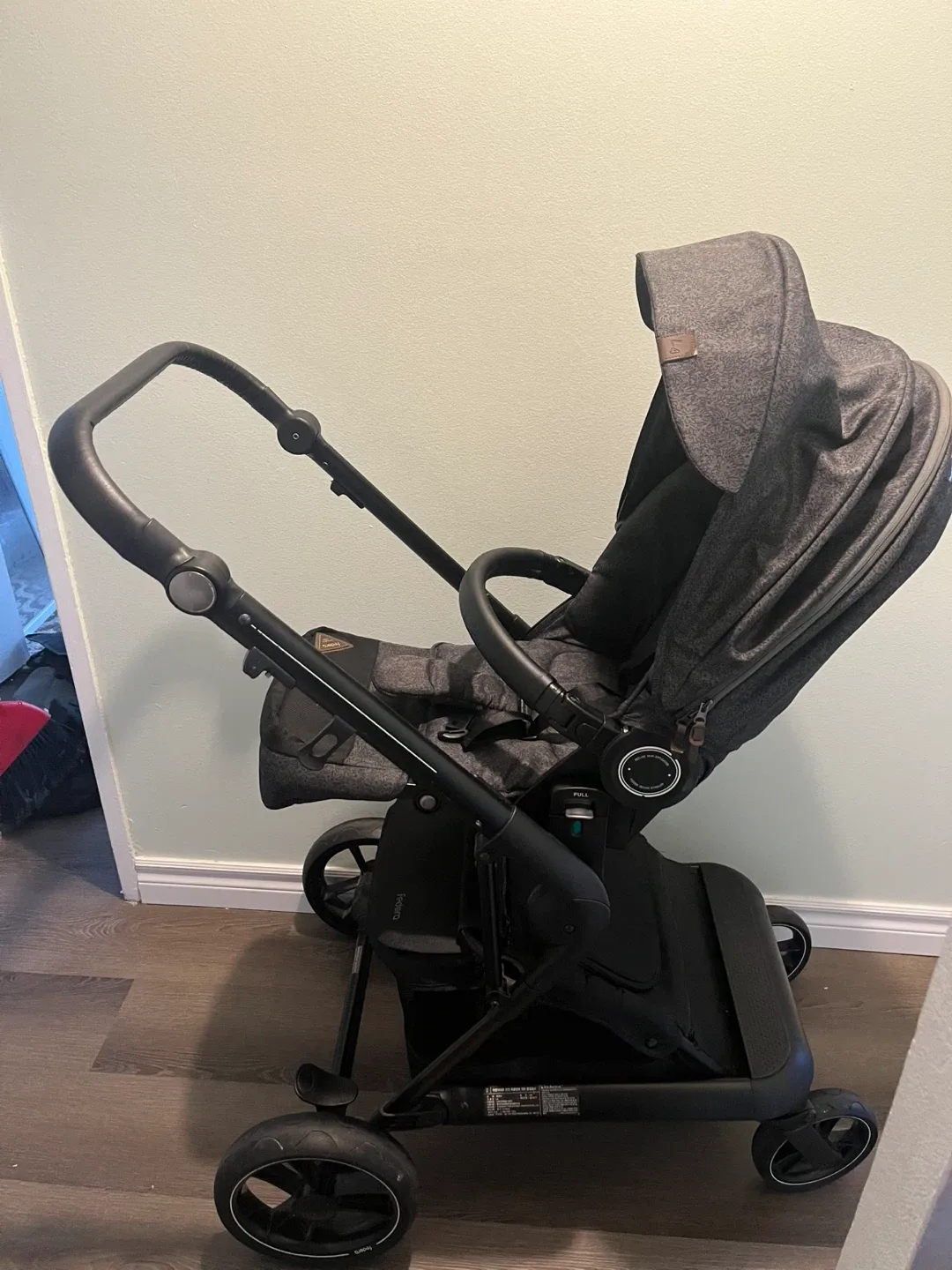 Fedora Stroller - Grey image indicator(8)