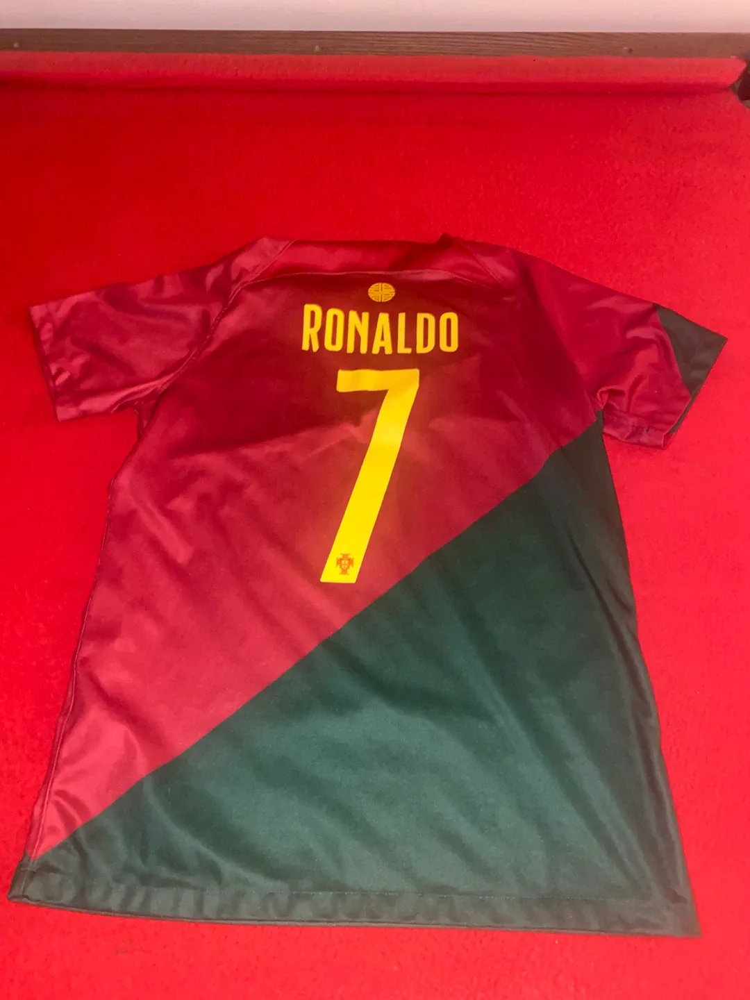 *GIVE OFFERS Nike Dri-FIT Ronaldo #7 Portugal Jersey - Size M image indicator(2)