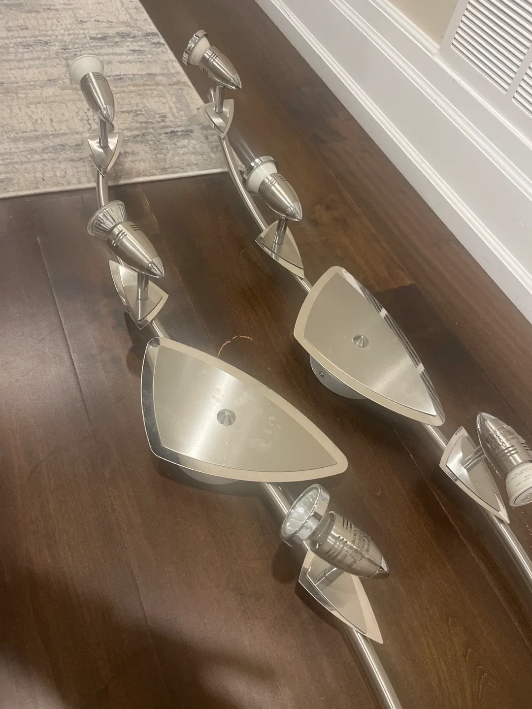 2 Track Lighting Fixture image indicator(2)