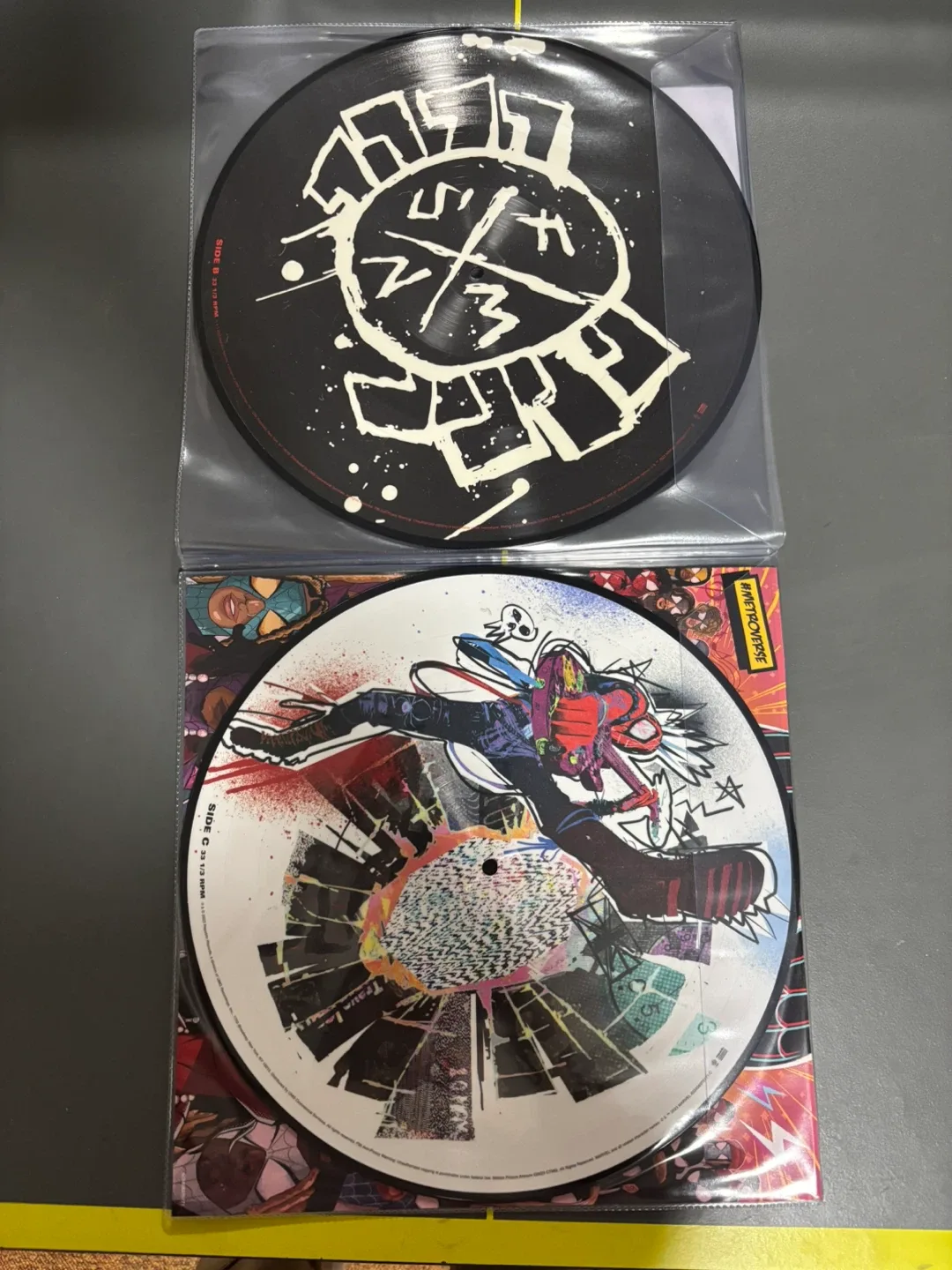 Spider-Man: Across the Spider-Verse Vinyl image indicator(2)