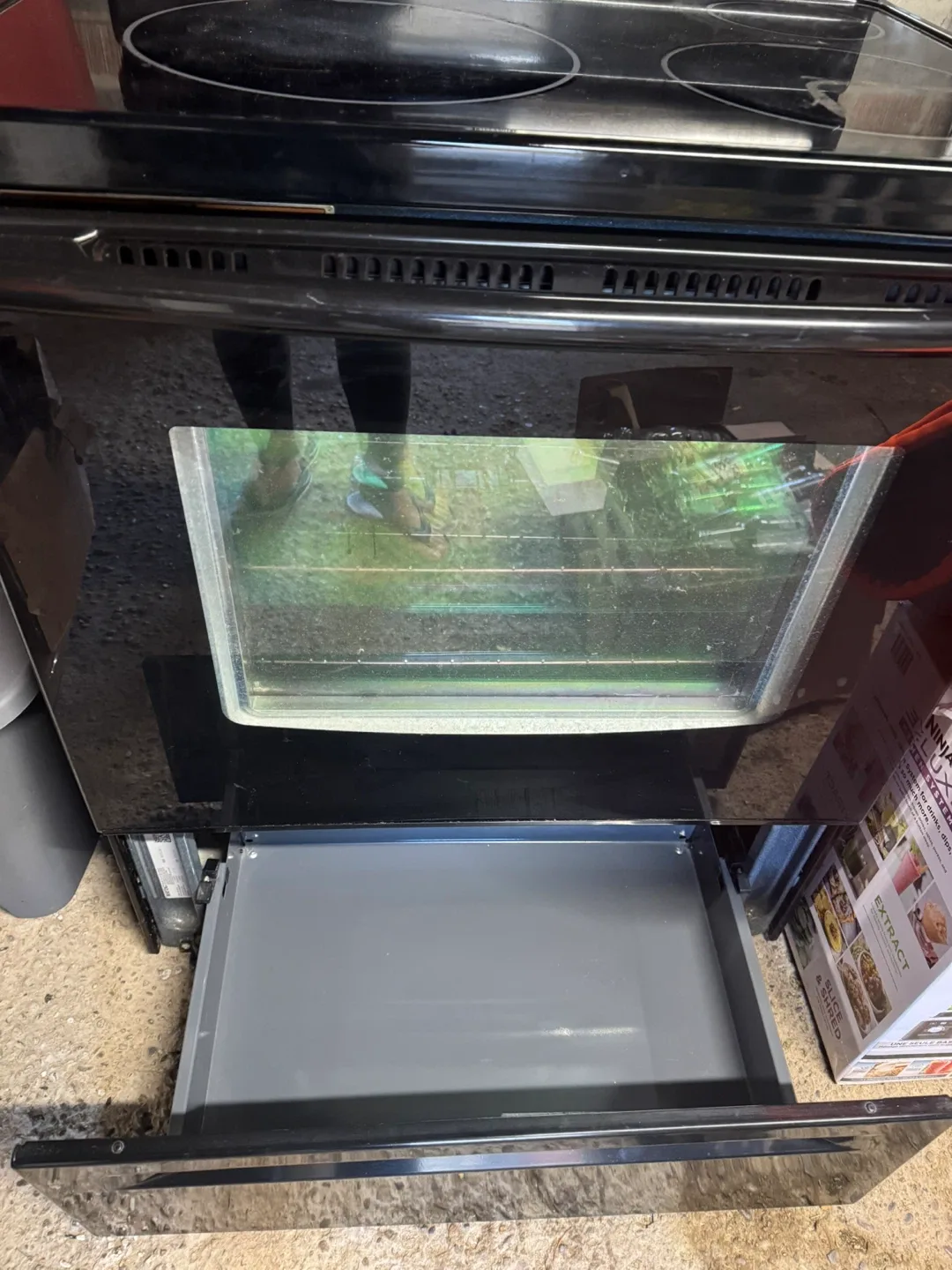 Maytag Black Electric Range image indicator(2)