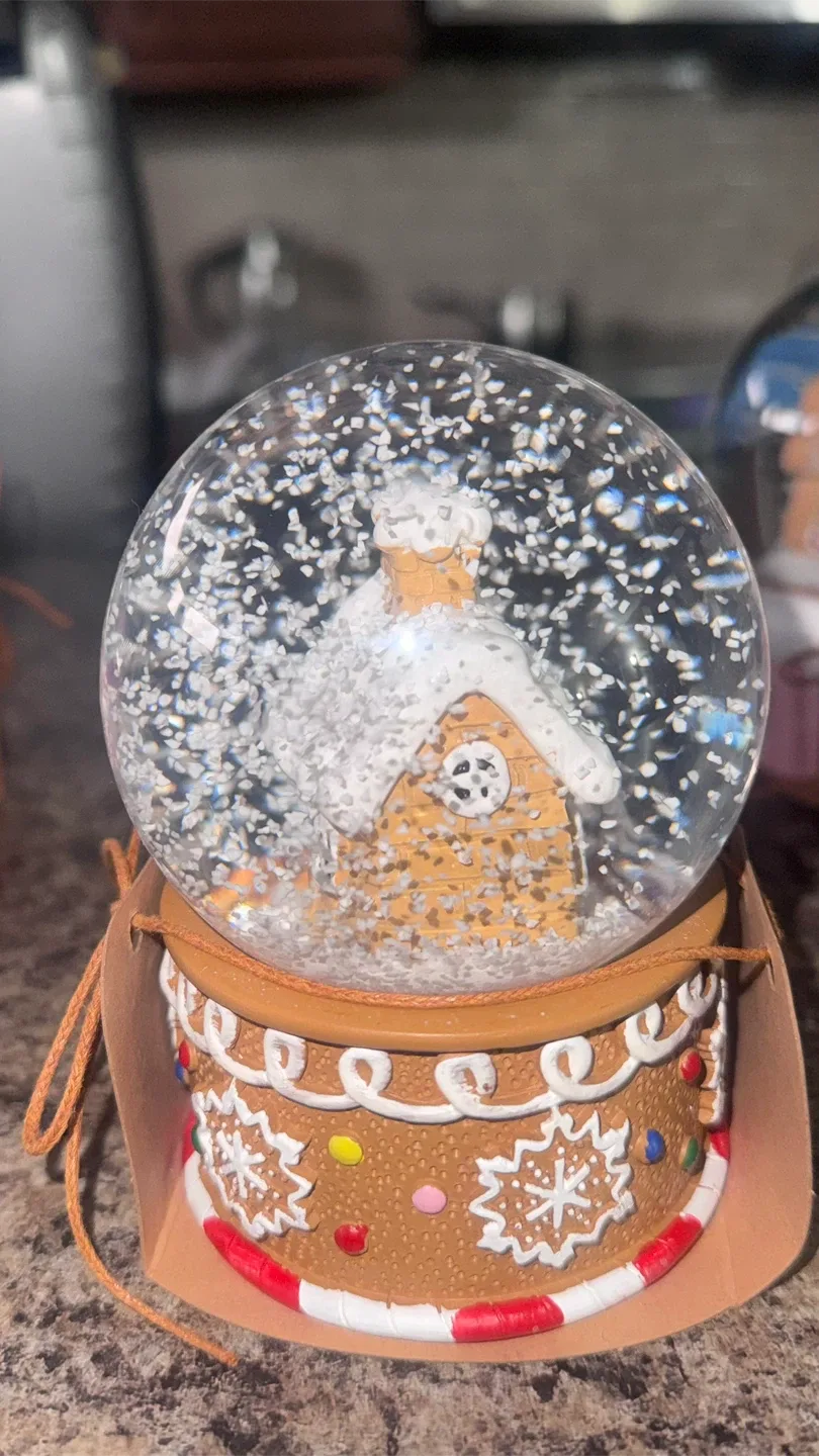 Snow Globe Assortment image indicator(2)