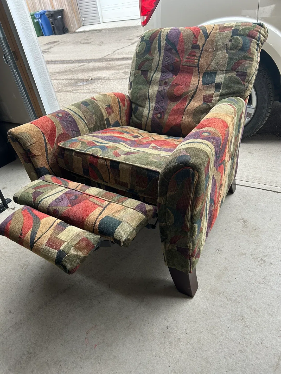 La-Z-Boy Armchair - Stylish Accent Chair image indicator(6)