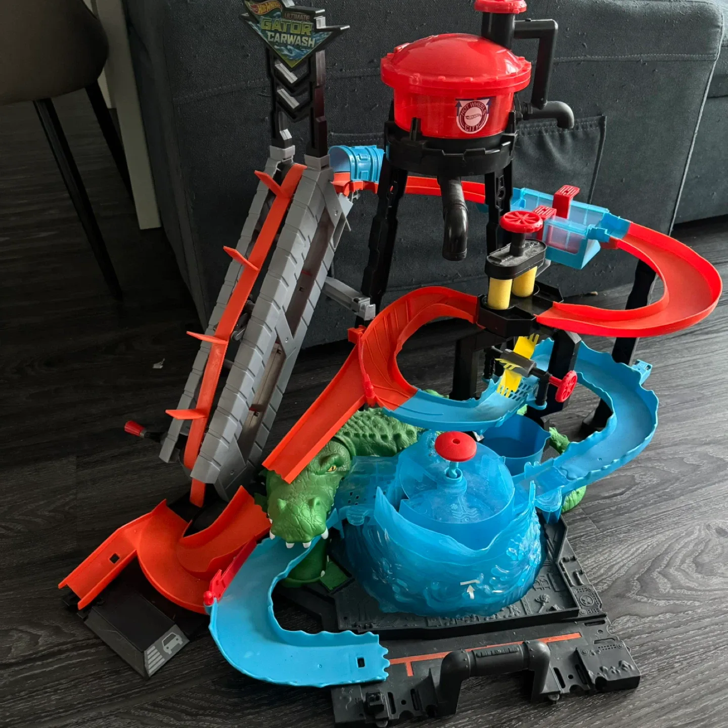 Hot Wheels Ultimate Gator Car Wash Playset