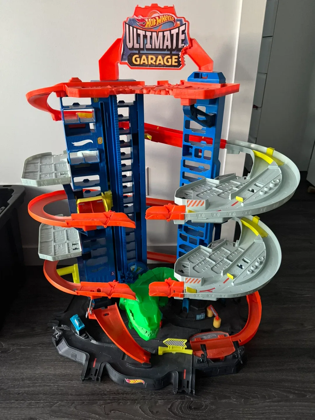 Hot Wheels Ultimate Garage Playset