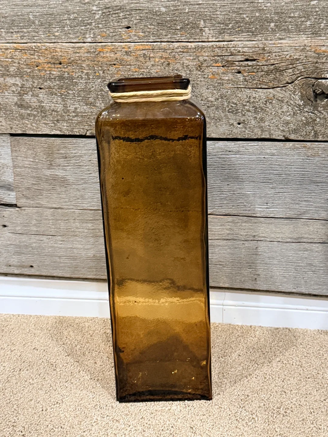 Brown Rectangular Vase – Modern & Elegant image indicator(4)