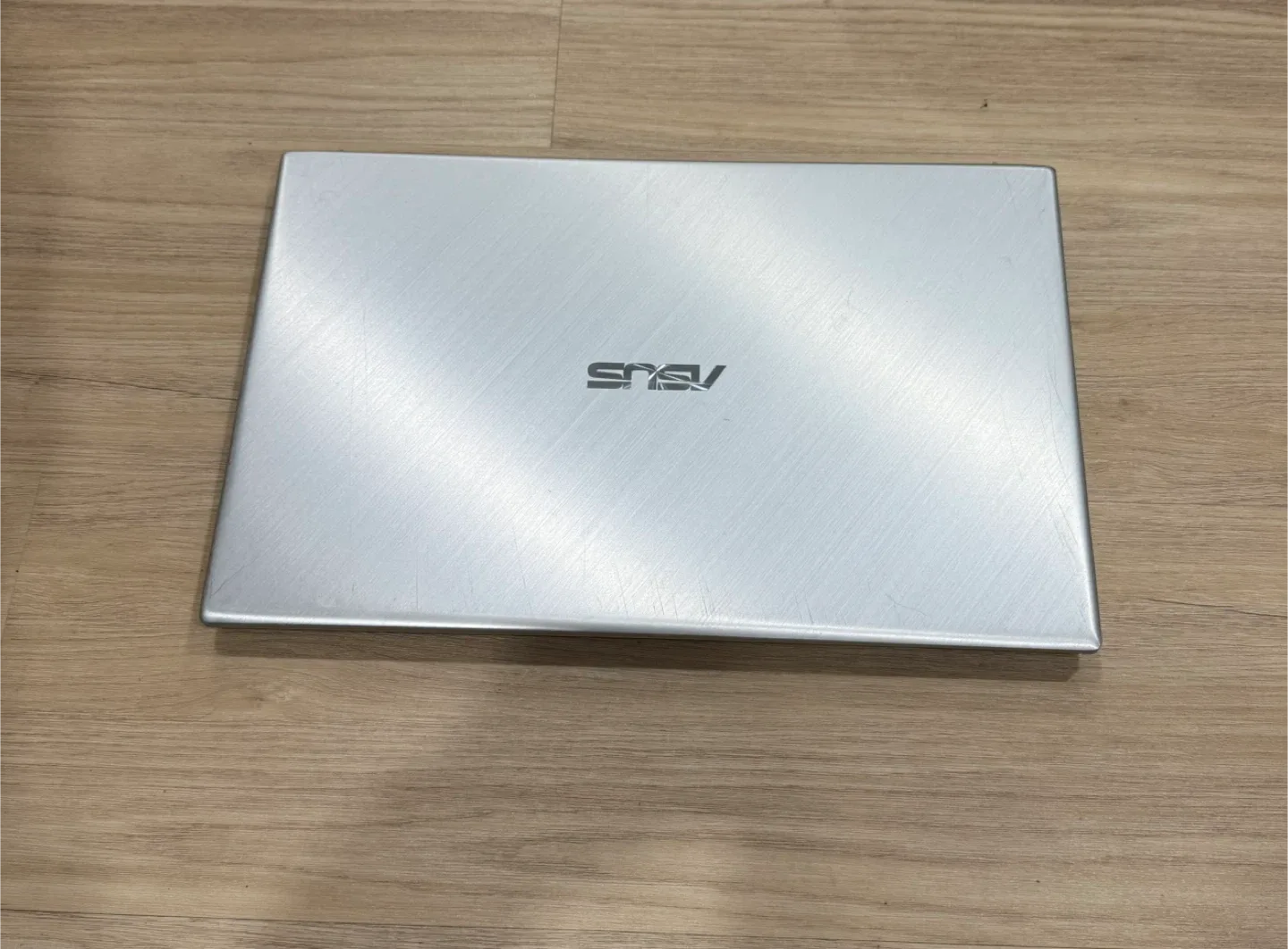 Asus VivoBook X512 Laptop image indicator(2)