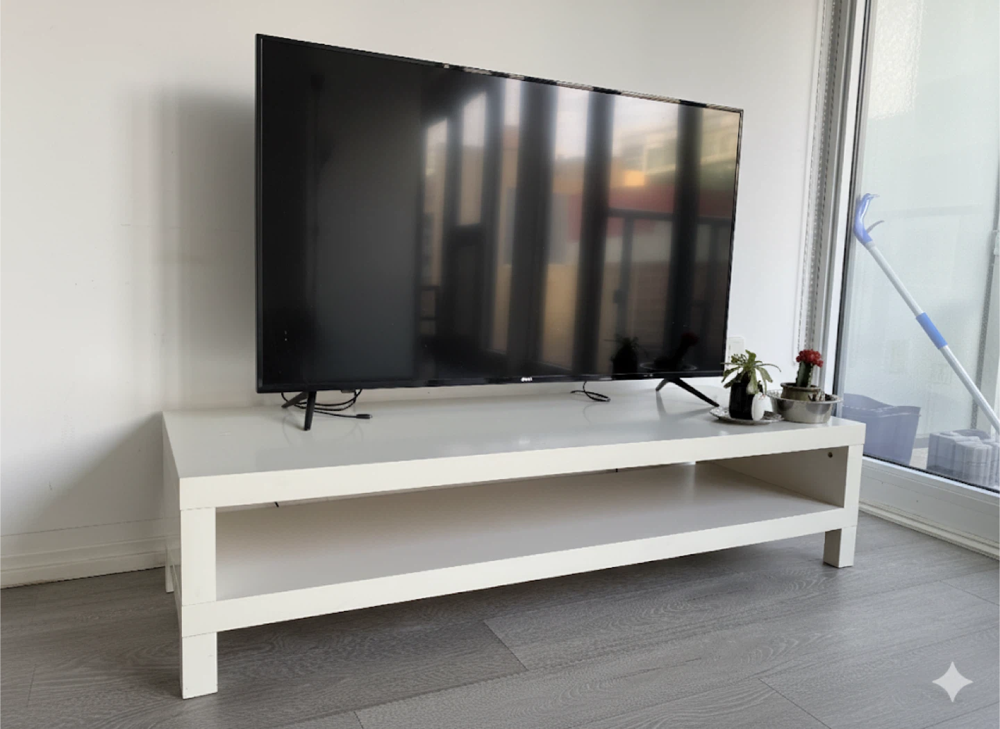 Roku 55’’ TV and TV unit table for sale