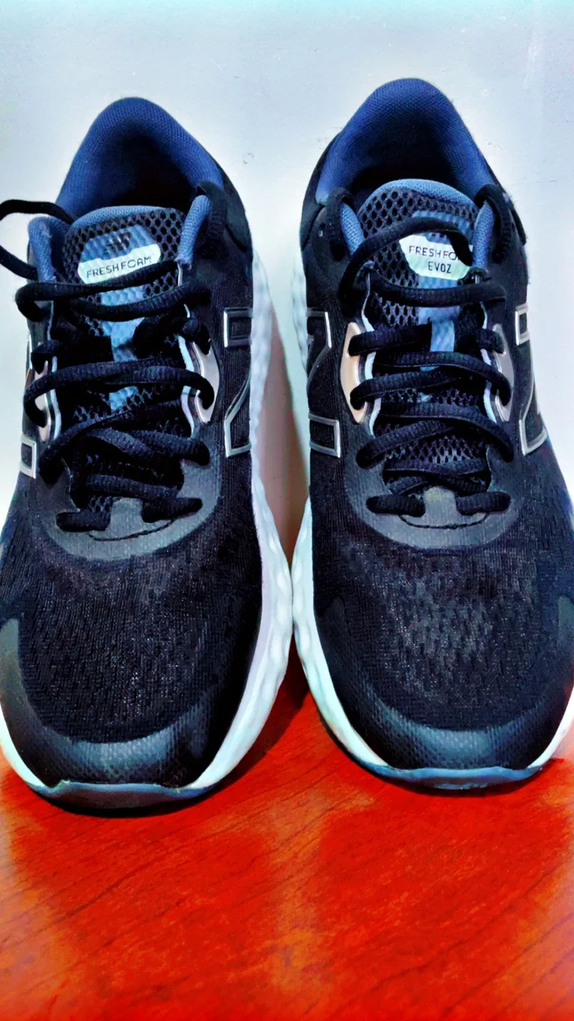 New Balance Fresh Foam EVOZ Size 7.5