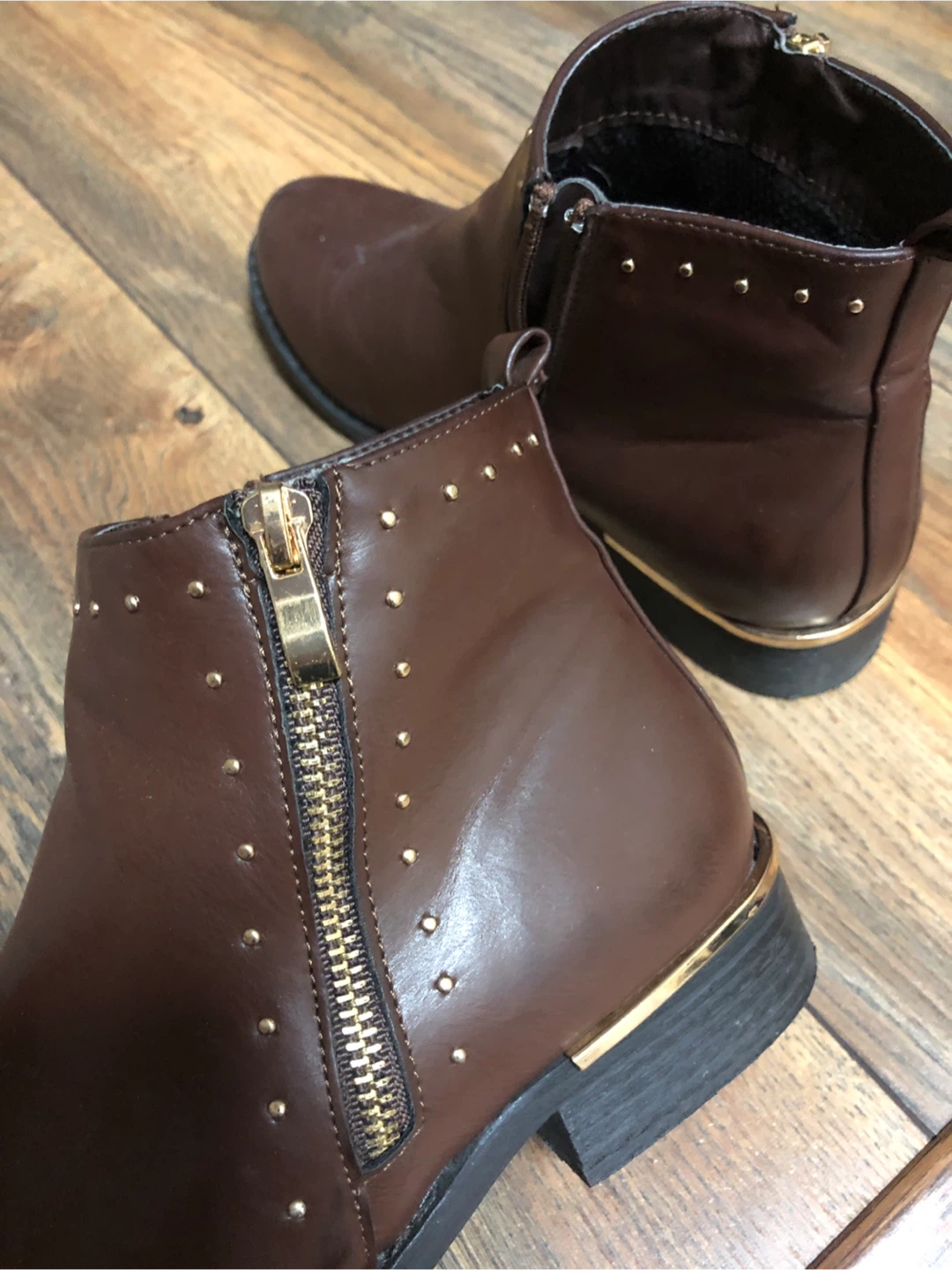 Elegant short women’s boots - photo 2