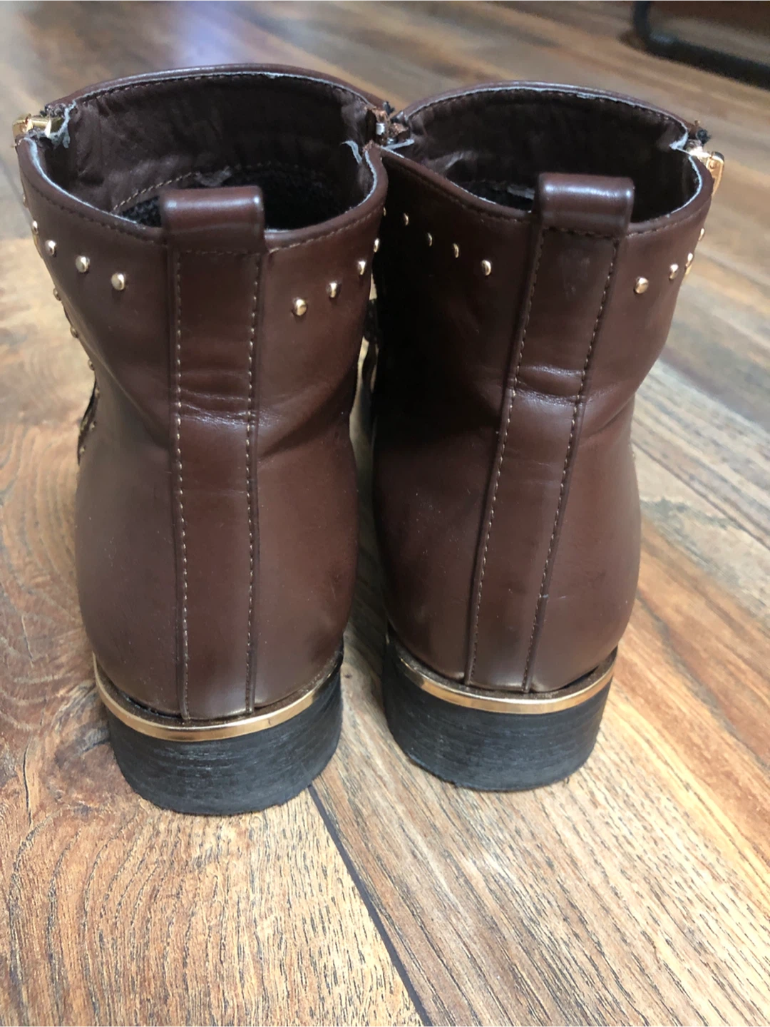 Elegant short women’s boots - photo 3