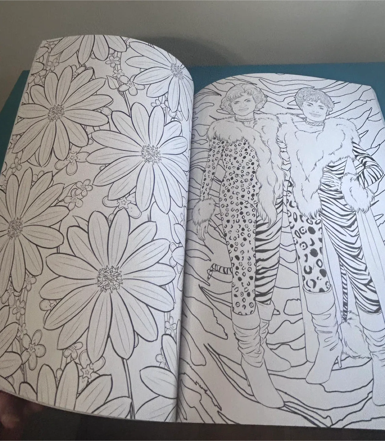 💛 Golden Girls Gift Bundle - includes 4 items image indicator(3)