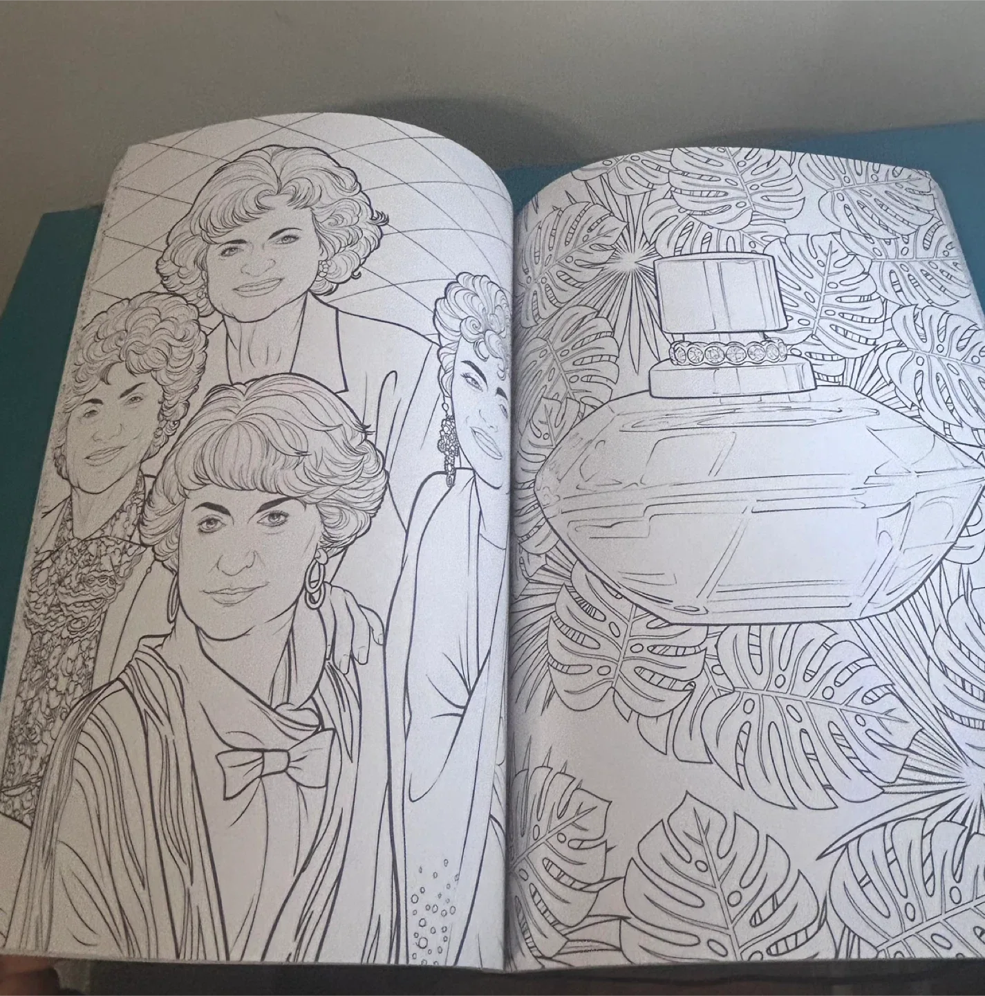 💛 Golden Girls Gift Bundle - includes 4 items image indicator(4)