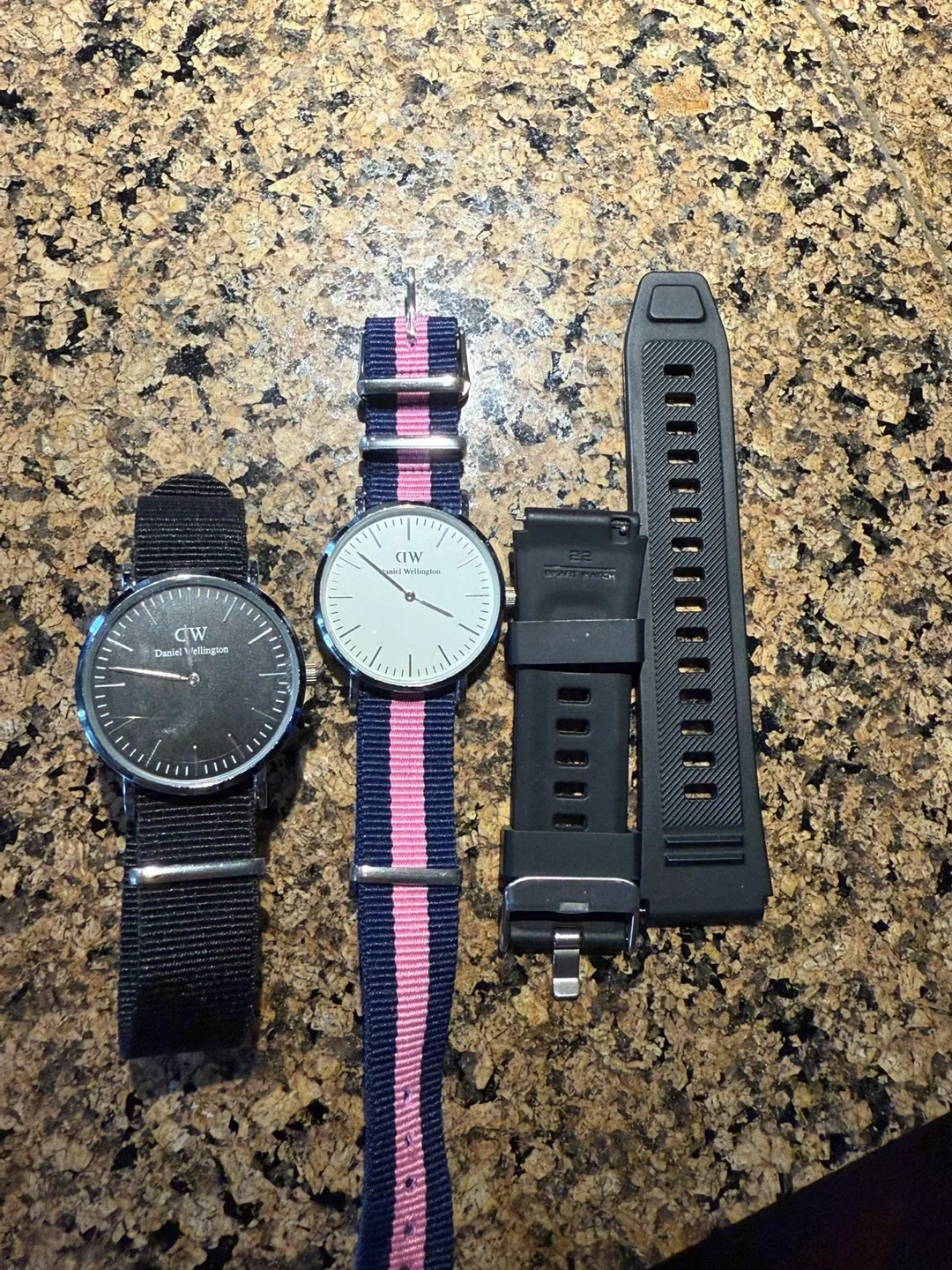 Daniel Wellington Watch and switchable Straps