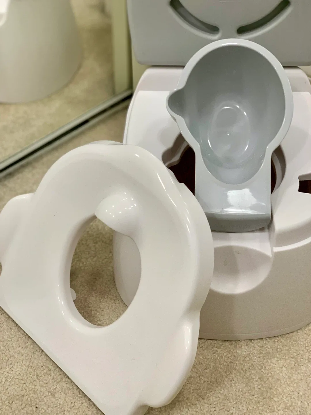 Munchkin Potty Training Toilet/Step Stool image indicator(4)