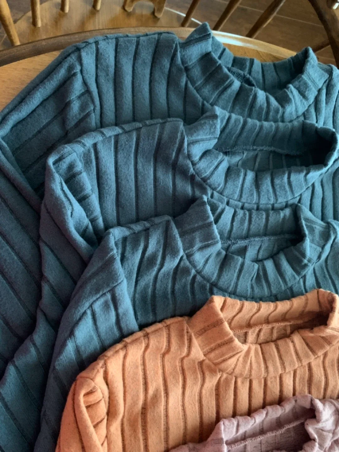 Women’s Crew Neck Tops image indicator(2)