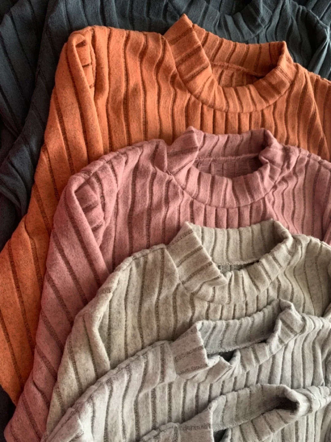 Women’s Crew Neck Tops image indicator(3)