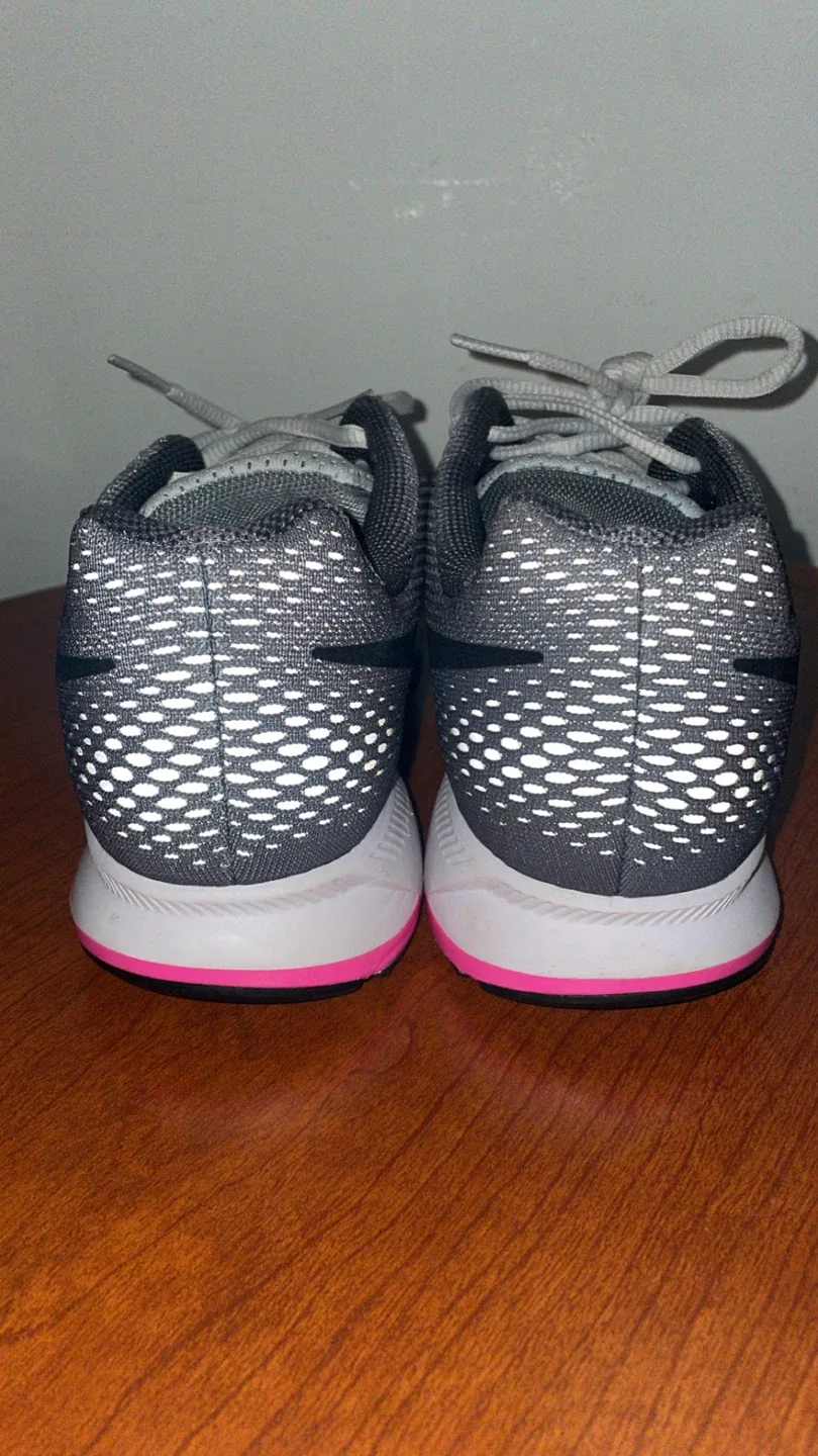 Nike Zoom Pegasus 33, US 8.5 image indicator(7)