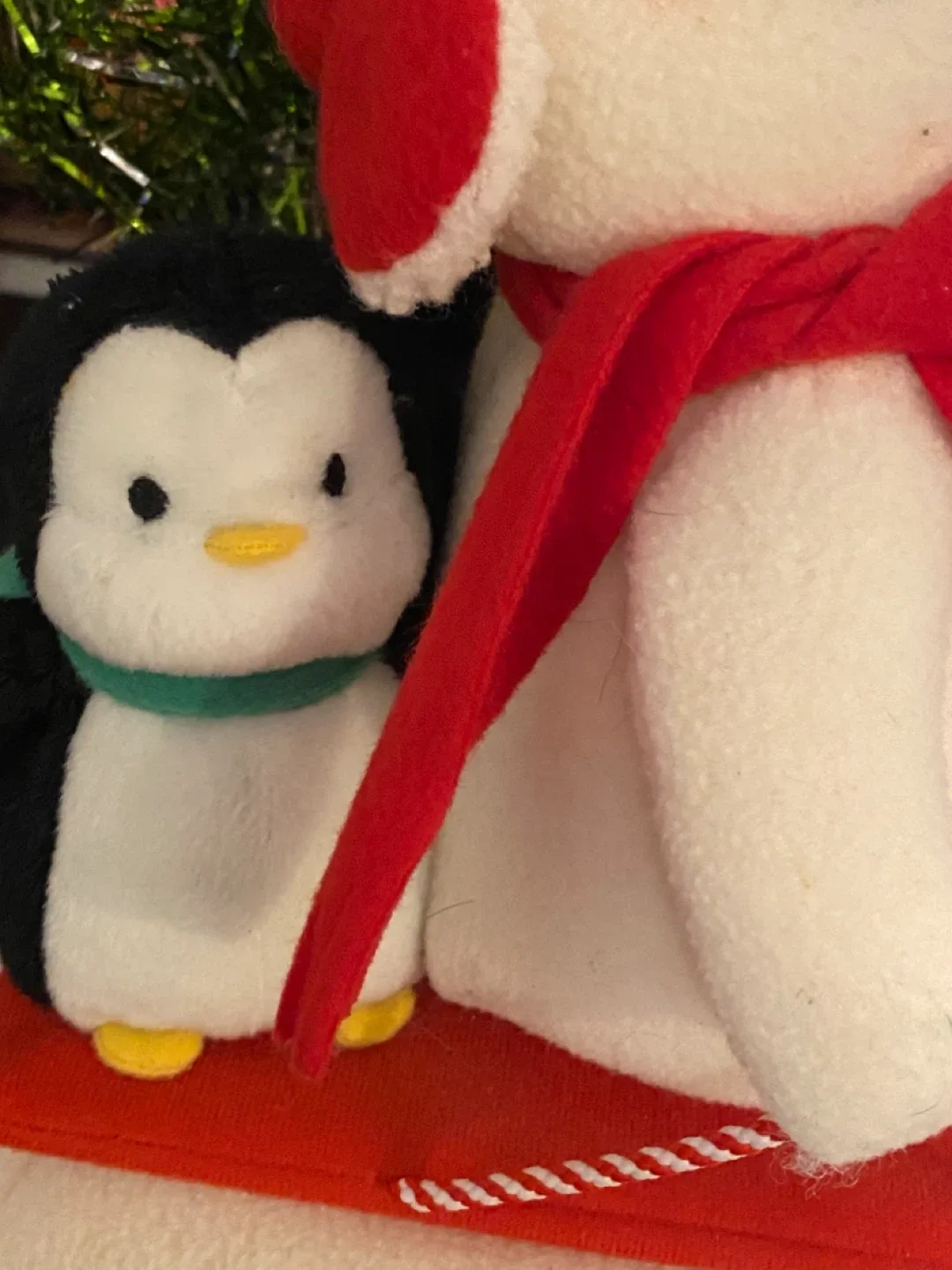 Hallmark 2007 Holiday Trio Plush Musical Toy! image indicator(2)