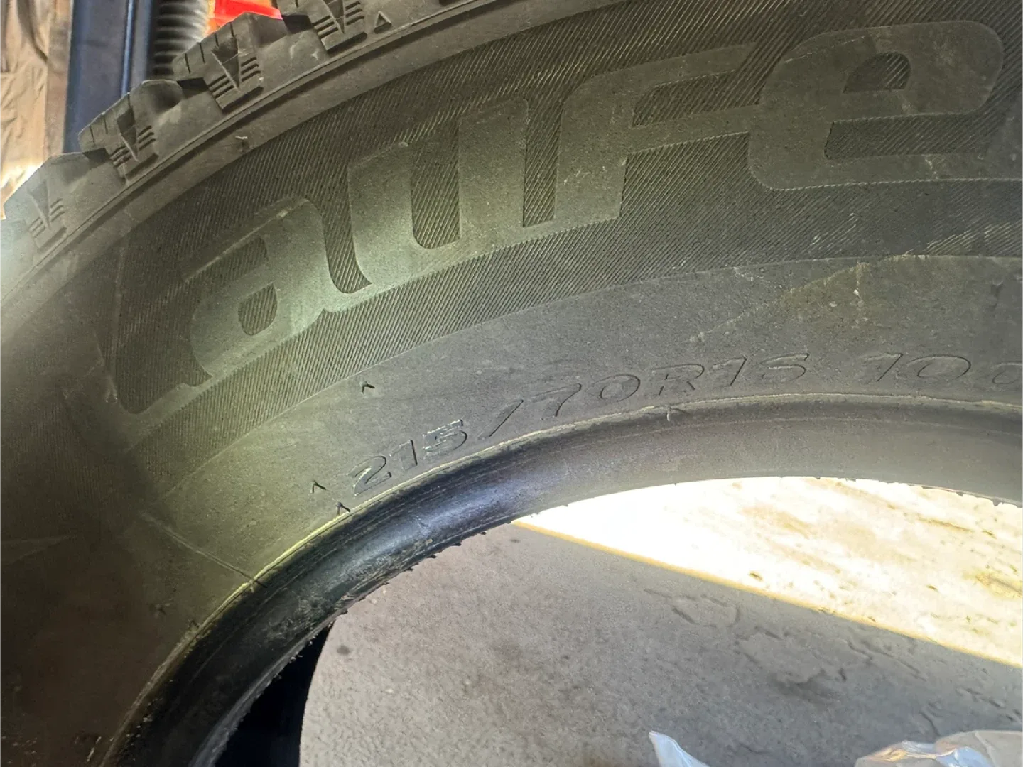 Laufenn I Fit Ice 215/70R16  4 Winter Tires