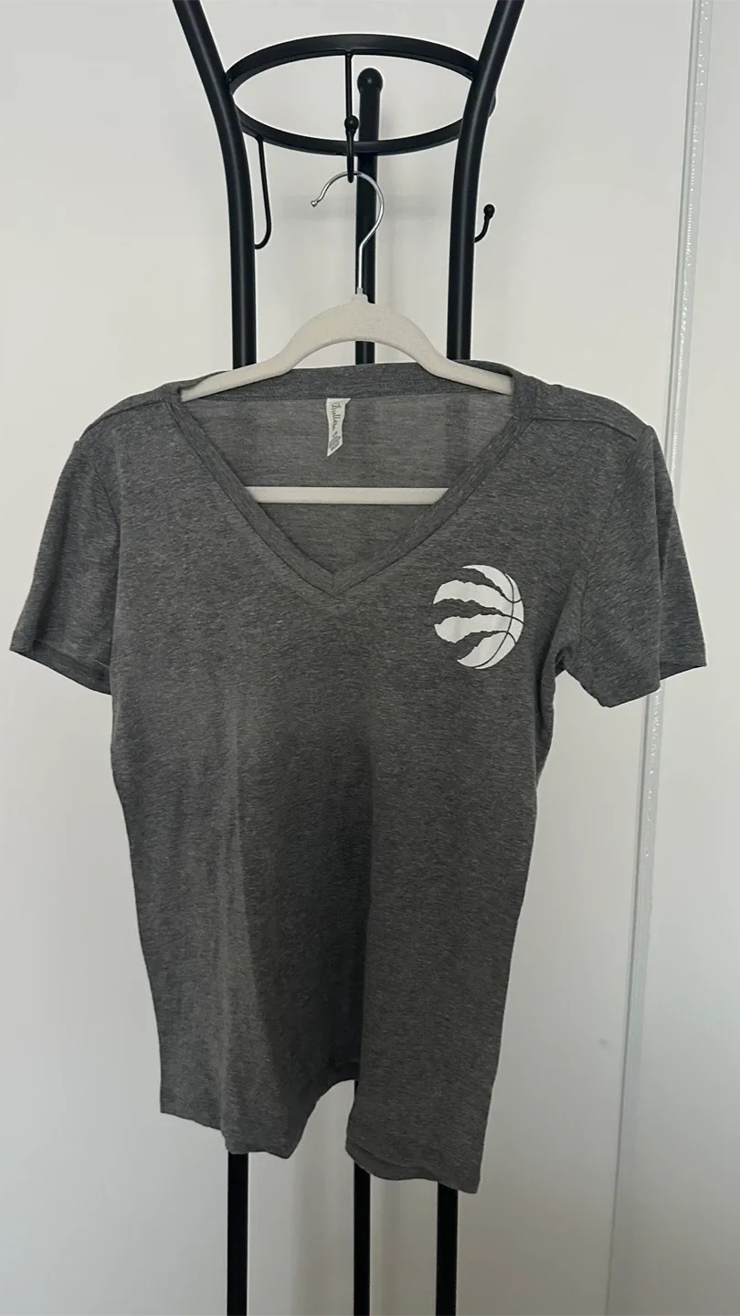 TORONTO RAPTORS: V-Neck Short Sleeve Tee, Charcoal Gray