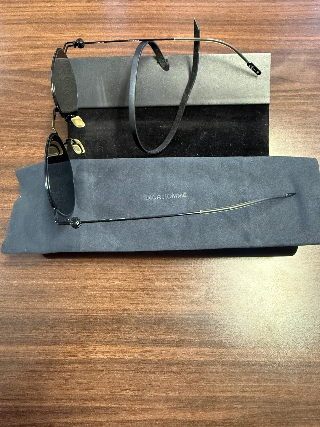 Montblanc MB0002S-001 Luxury Sunglasses – Italian Made image indicator(4)