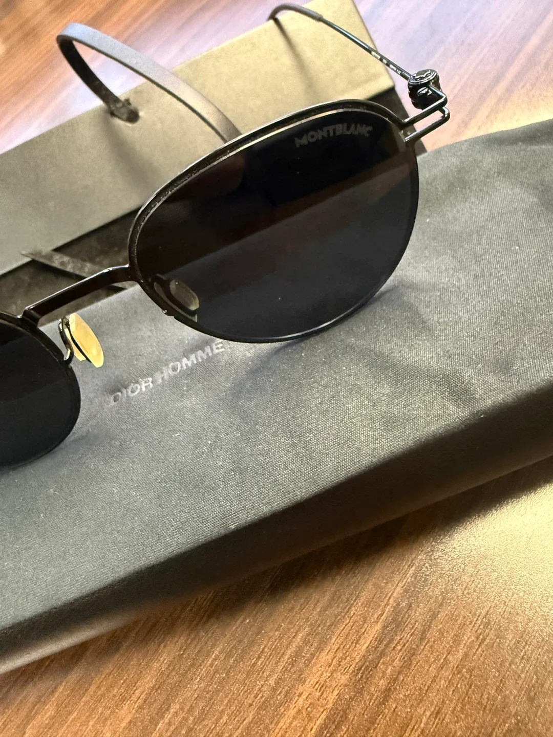Montblanc MB0002S-001 Luxury Sunglasses – Italian Made image indicator(7)