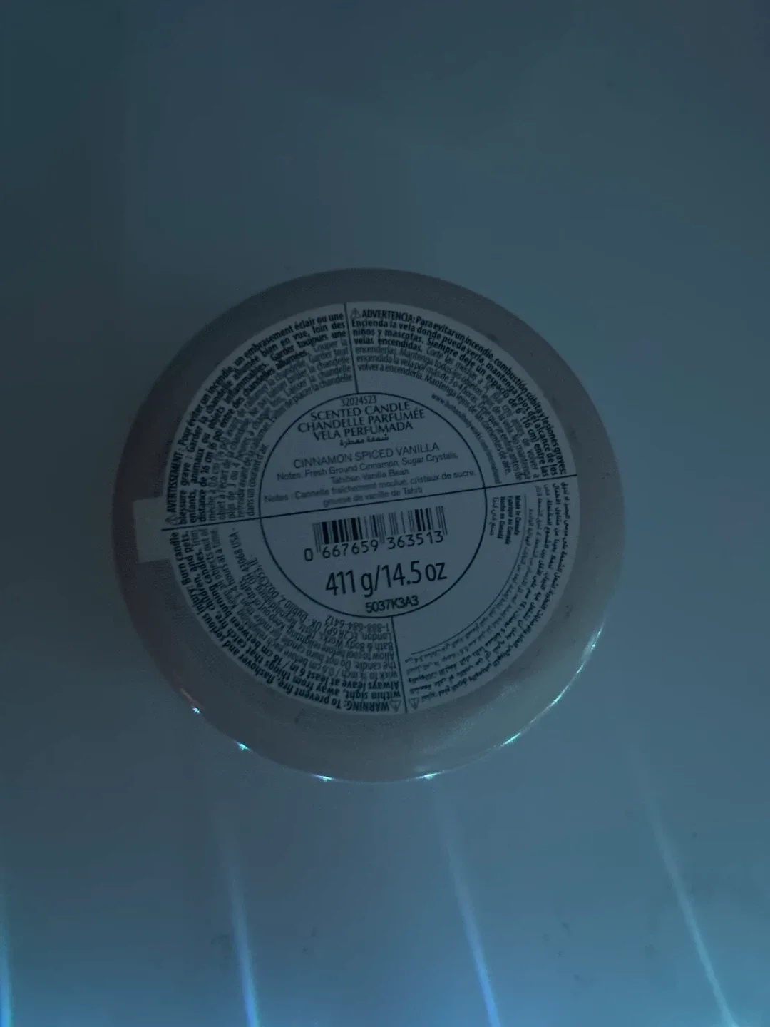 White Barn Cinnamon Spiced Vanilla Candle image indicator(4)