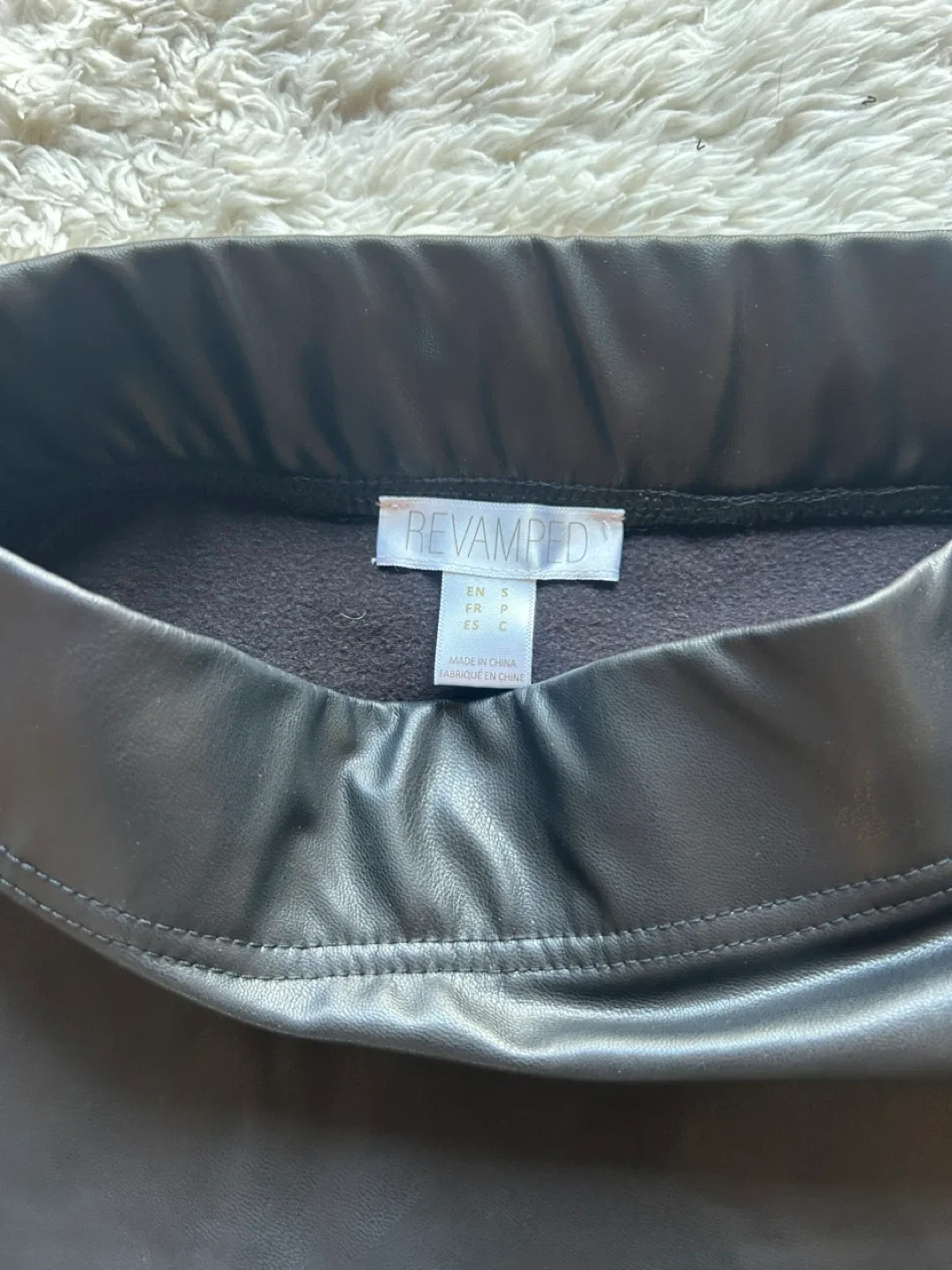 Women’s clothes L, XS & S image indicator(8)